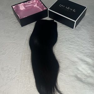 GO SLEEK HUMAN HAIR Wavy U-part Unit × 1
18-20 inch length / Medium (23-24 cir)